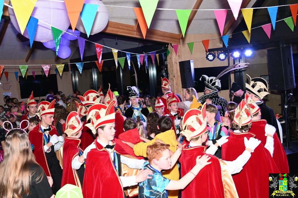 ../Images/Jeugddisco Glow in the Dark 060.jpg